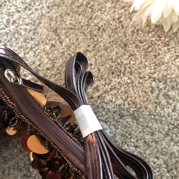 Small Handbag - Picture 2 of 3